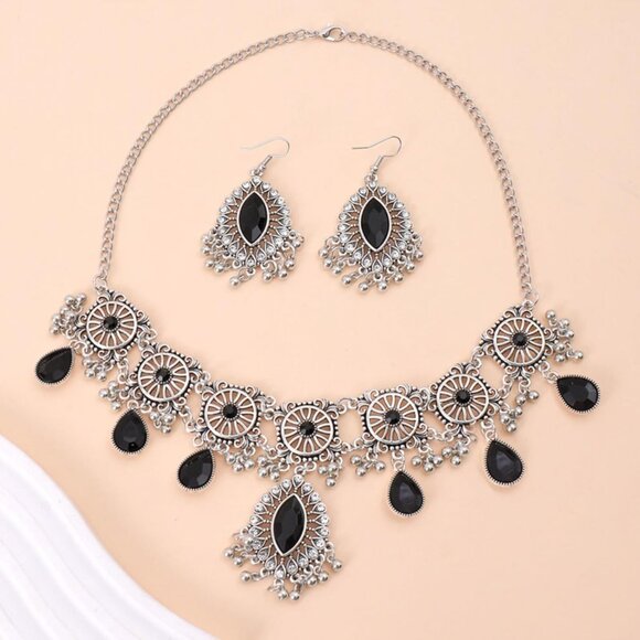Elegant Indian Jewelry Set for Women: Necklace & Earrings - Oxidized Antique Des - Picture 7 of 7
